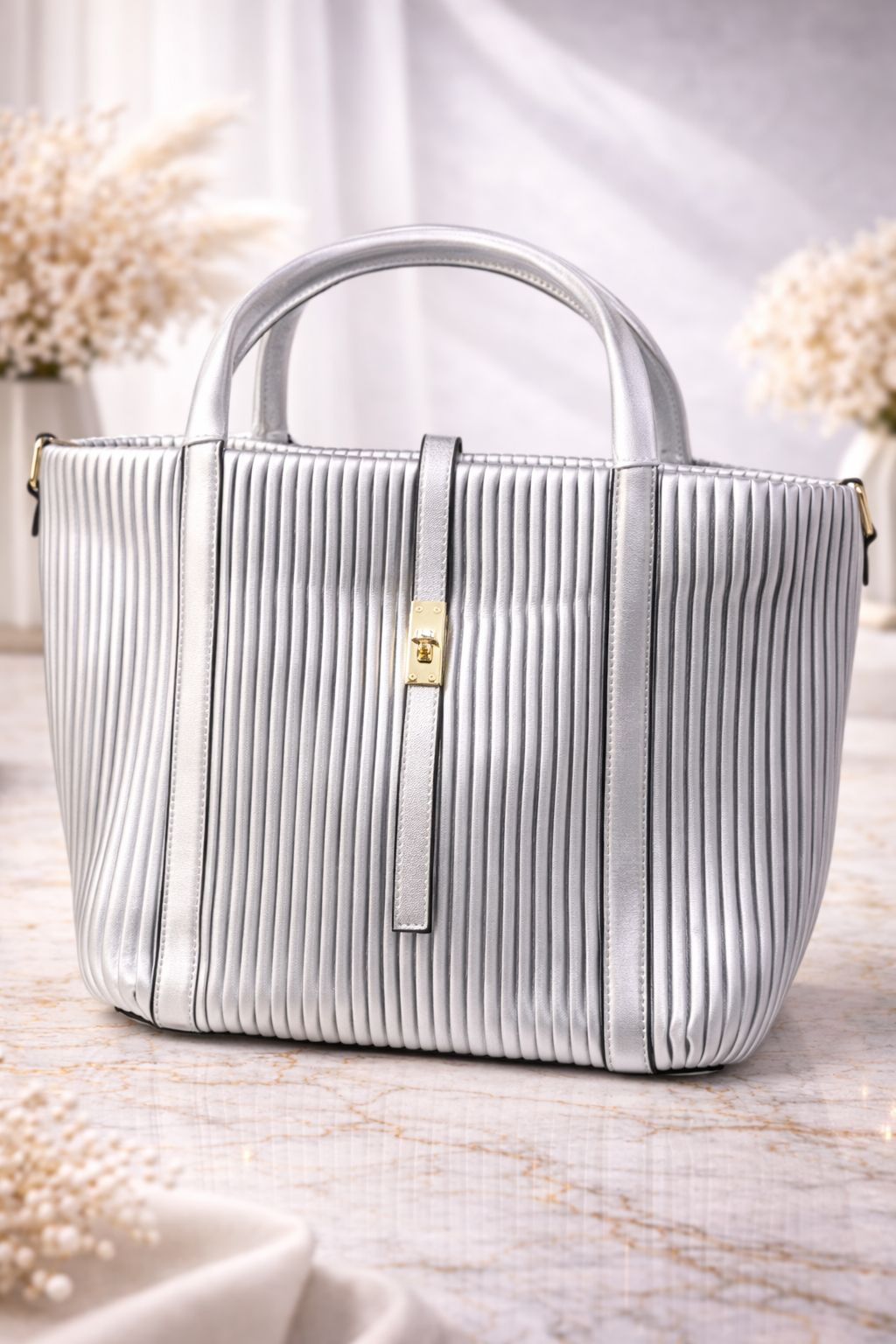 Elegant pio leather handbag