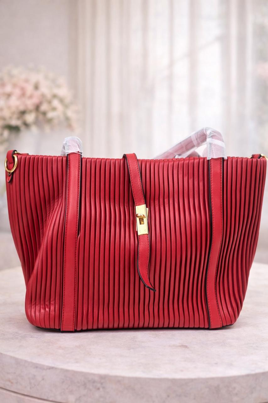 Elegant pio leather handbag